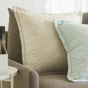 *PILLOW CLEARANCE* Hearth Chenille Jacquard Vines - White